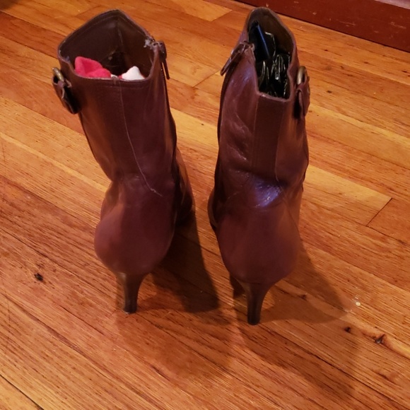 boots - Picture 2 of 3